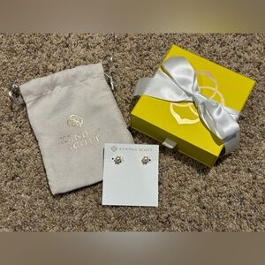 Kendra Scott | Ashton Gold Pearl Stud
Earrings | NWT